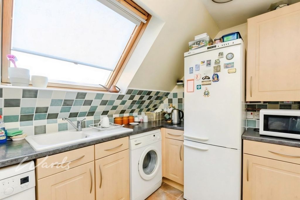 Property photo 3 of 9 Kitchen