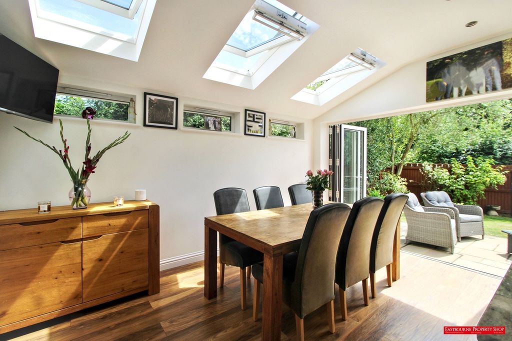 Property photo 3 of 31