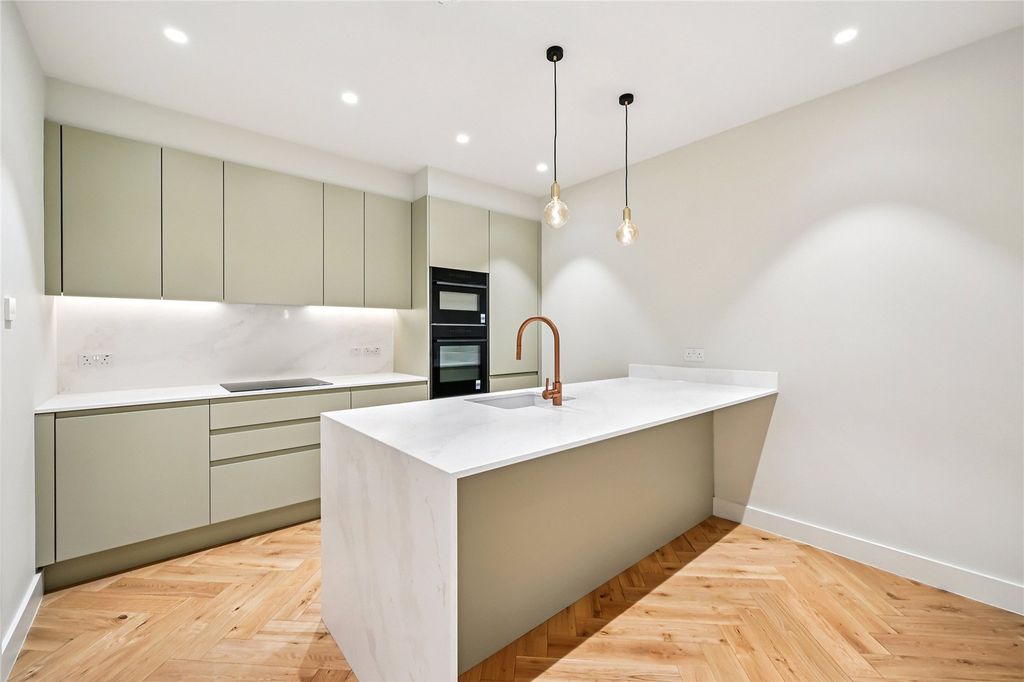 Property photo 2 of 14 Kitchen