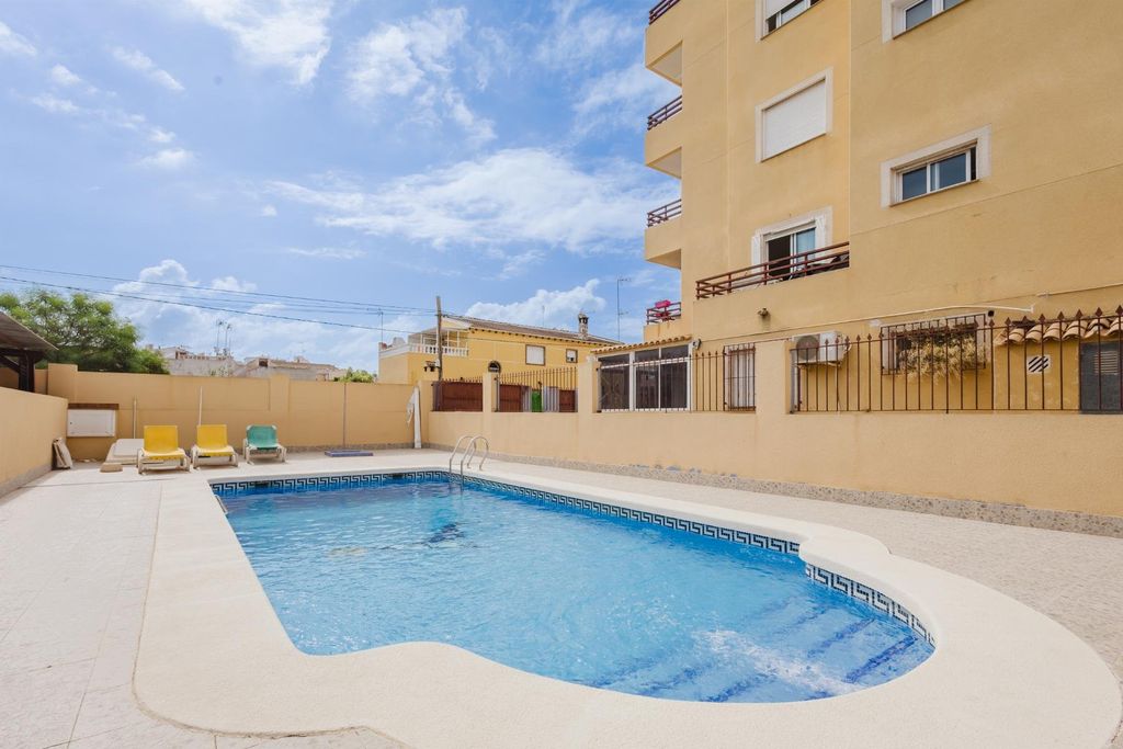 Property photo 1 of 37