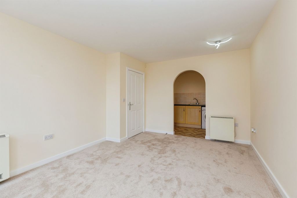 Property photo 3 of 13