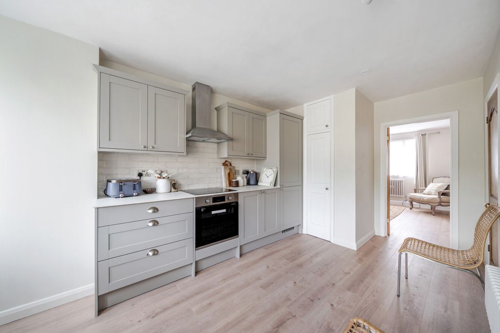 Property photo 2 of 13 1499608-3-6A68c29...