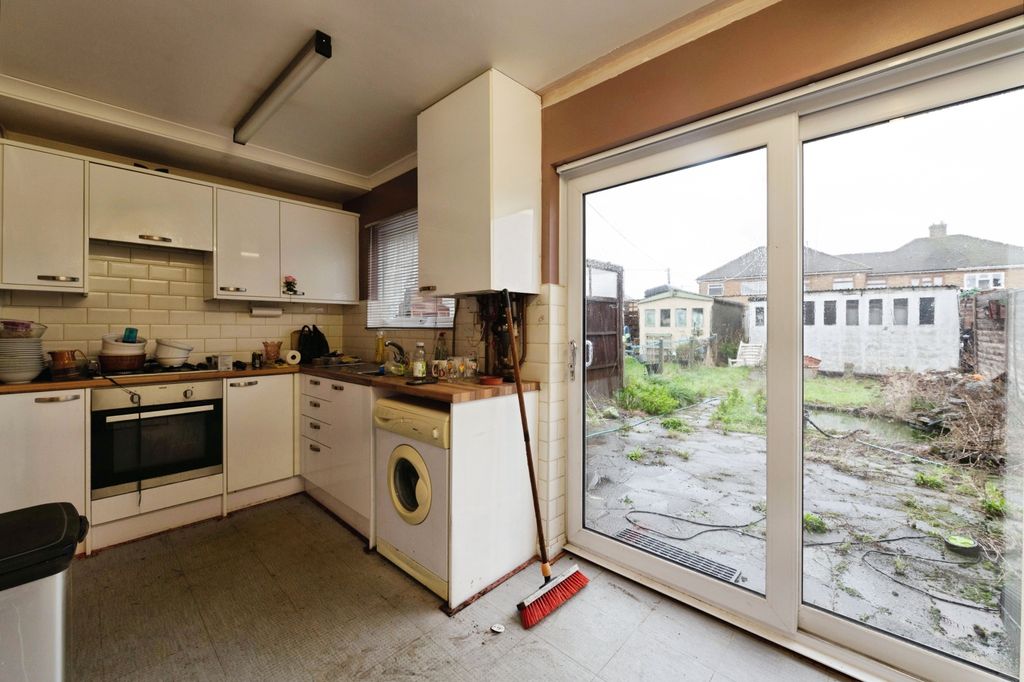 Property photo 3 of 19