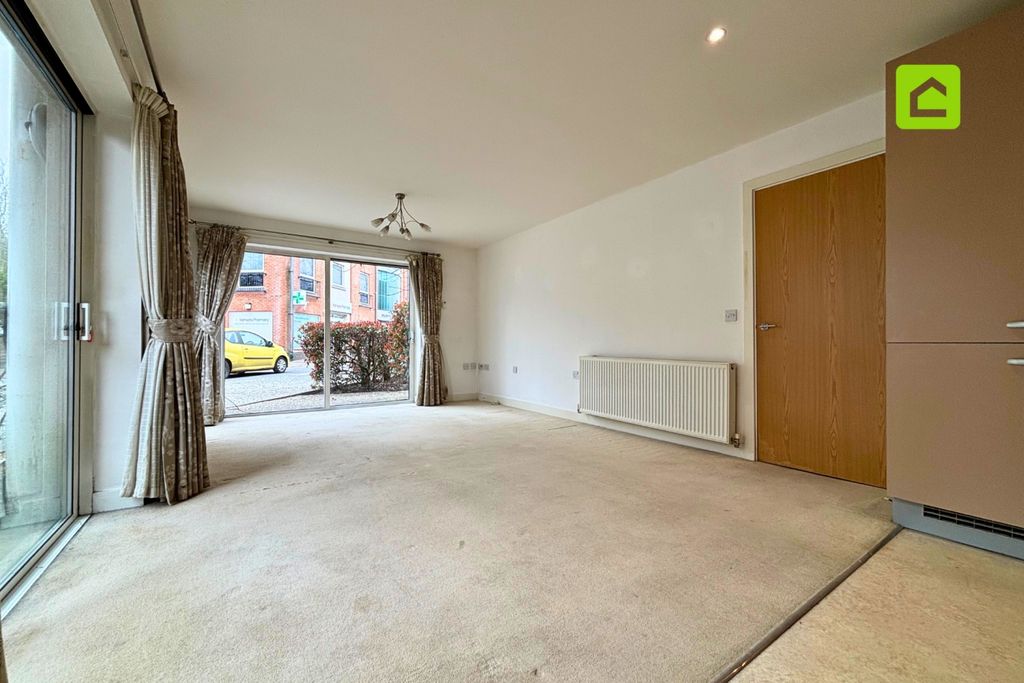 Property photo 2 of 8 1