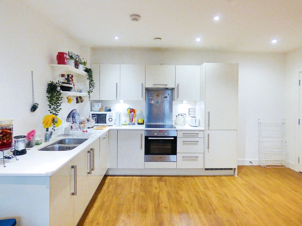 Property photo 2 of 14 Modern Kitchen