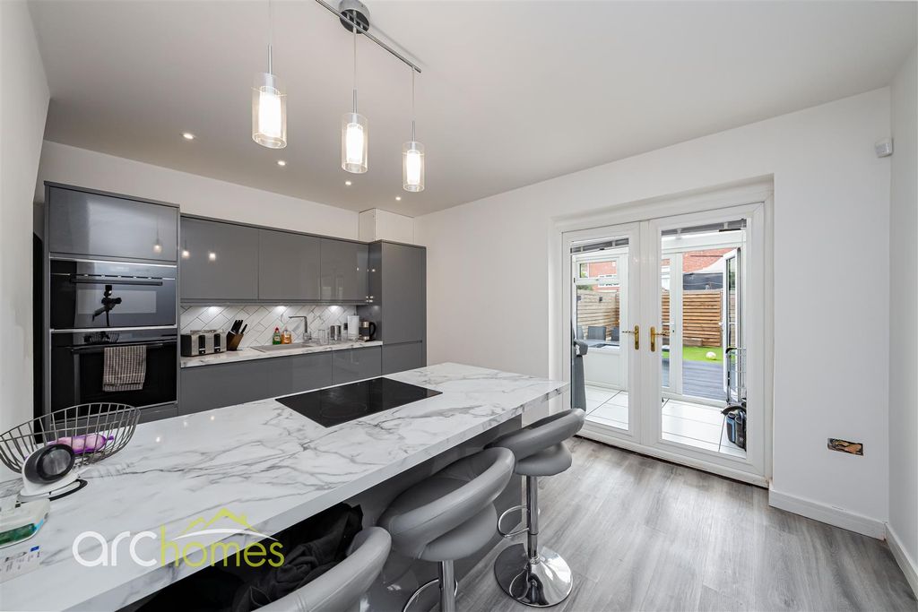 Property photo 3 of 29 Leigh-12.Jpg