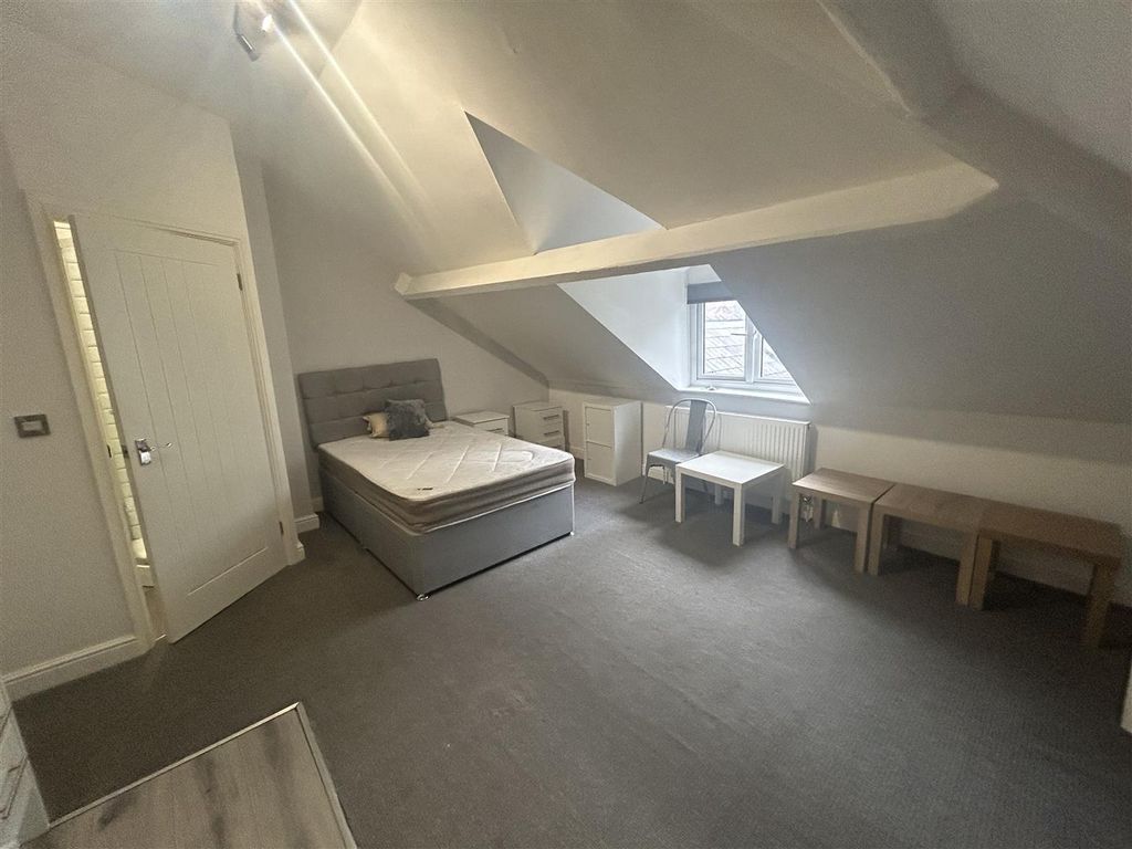 Property photo 1 of 6 Room 9 (2).Jpg