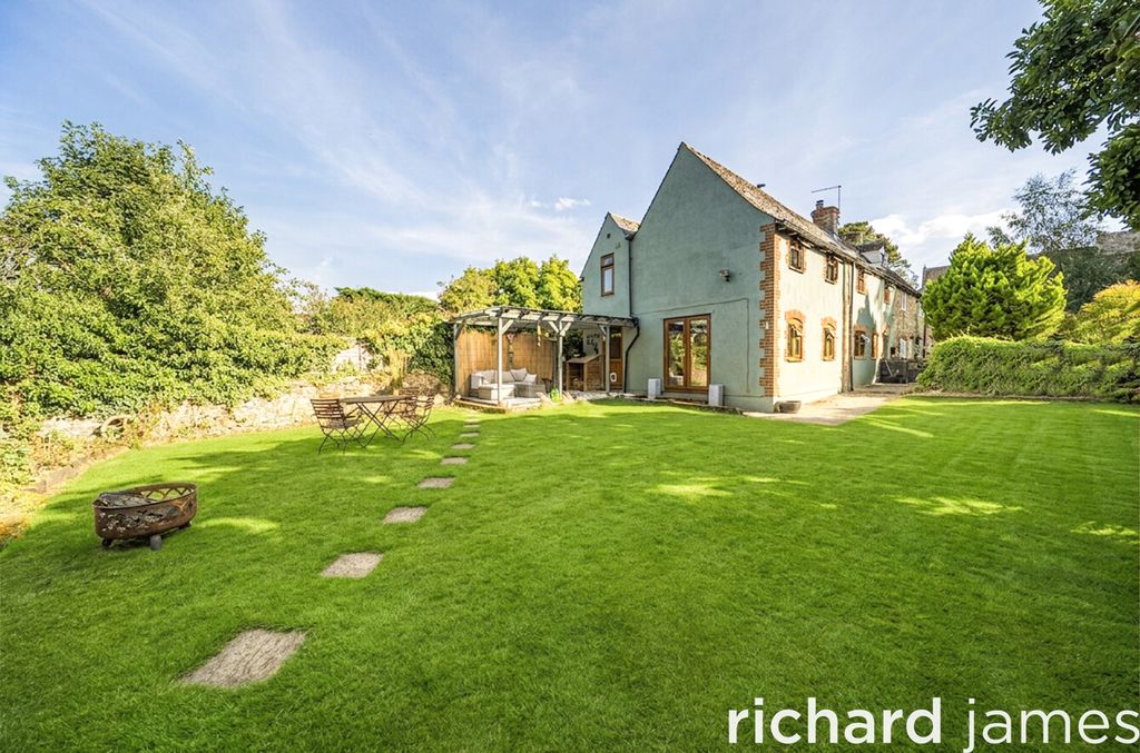 Property photo 1 of 15 2c959dc7c4F5463B8Befbbd103013417