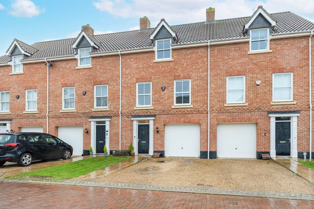 Property photo 1 of 21