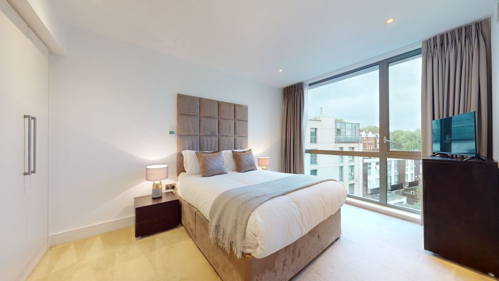 Property photo 3 of 21 Bedroom