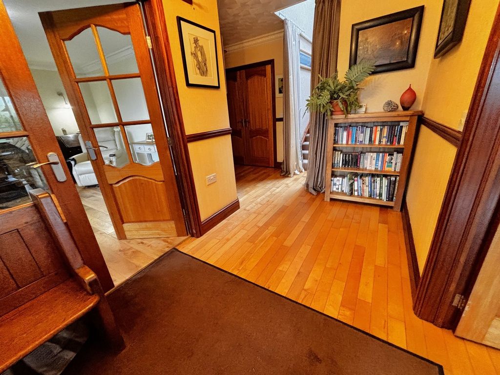 Property photo 3 of 60