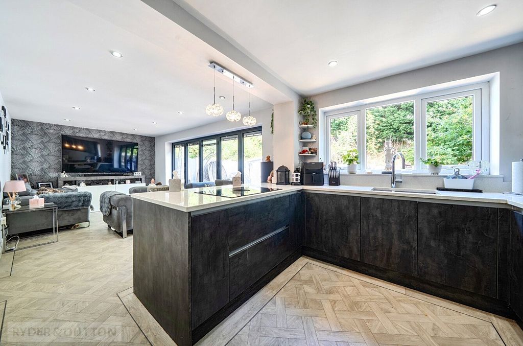 Property photo 2 of 16 Kitchen