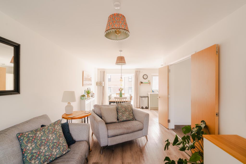 Property photo 2 of 34 2