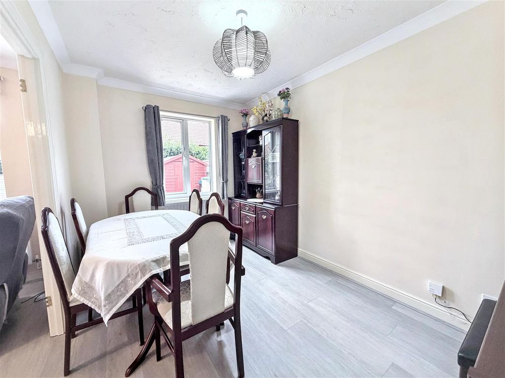 Property photo 3 of 16 Dining Room