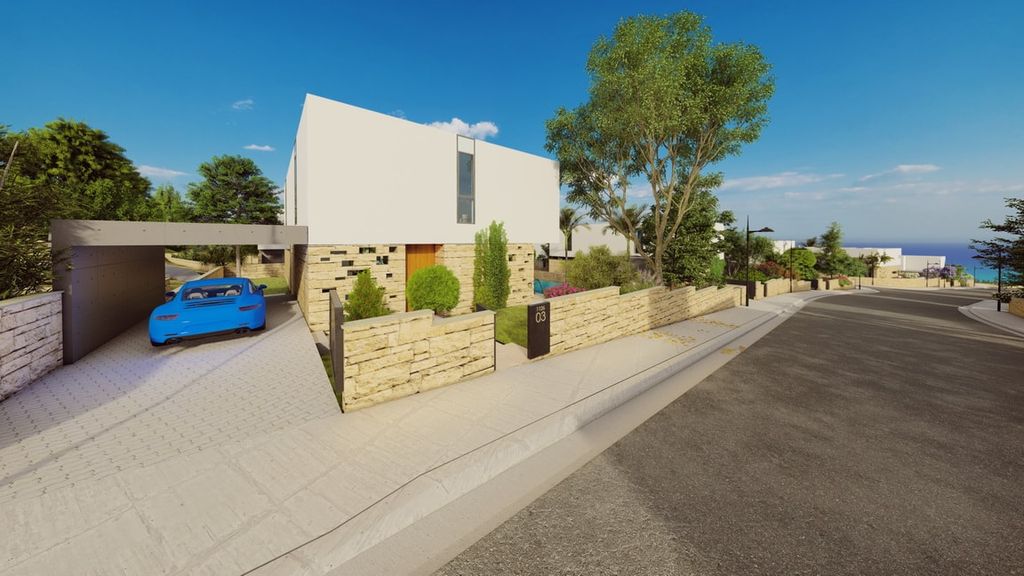 Property photo 2 of 13