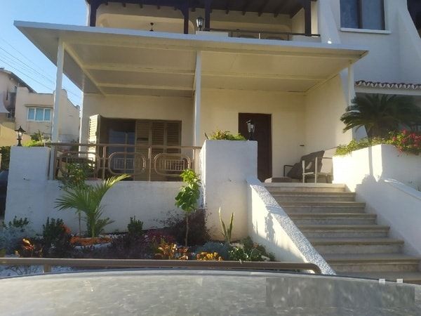 Property photo 1 of 9