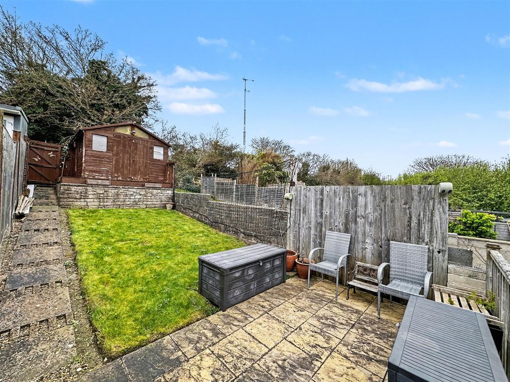Property photo 3 of 11 Garden