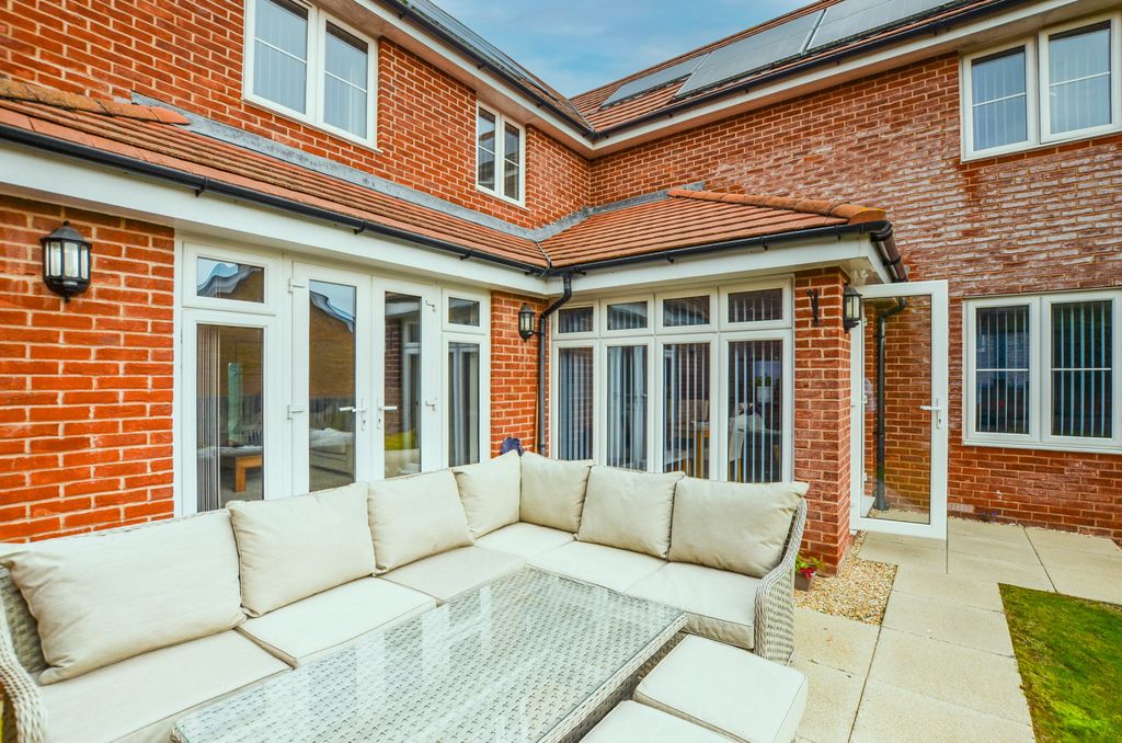 Property photo 3 of 34