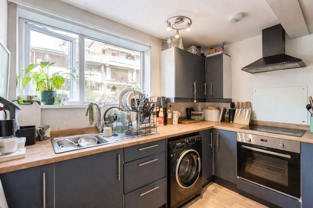 Property photo 2 of 18 Picture No. 17