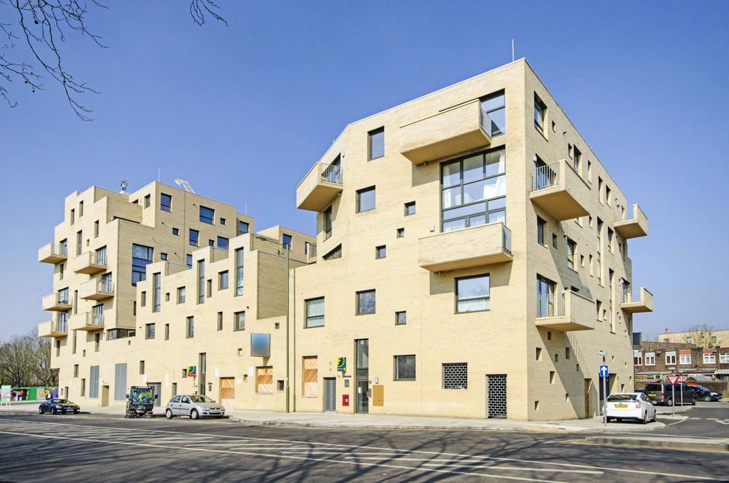 Property photo 1 of 8