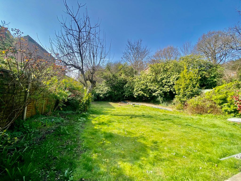 Property photo 2 of 18 Image