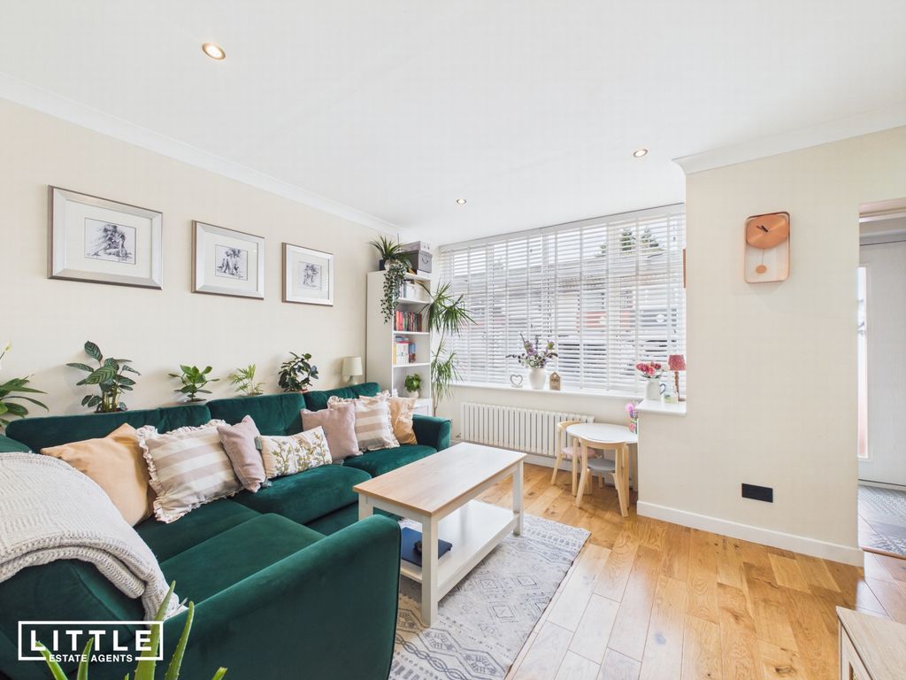 Property photo 3 of 19 Photo 2