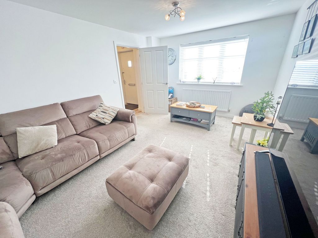 Property photo 3 of 24