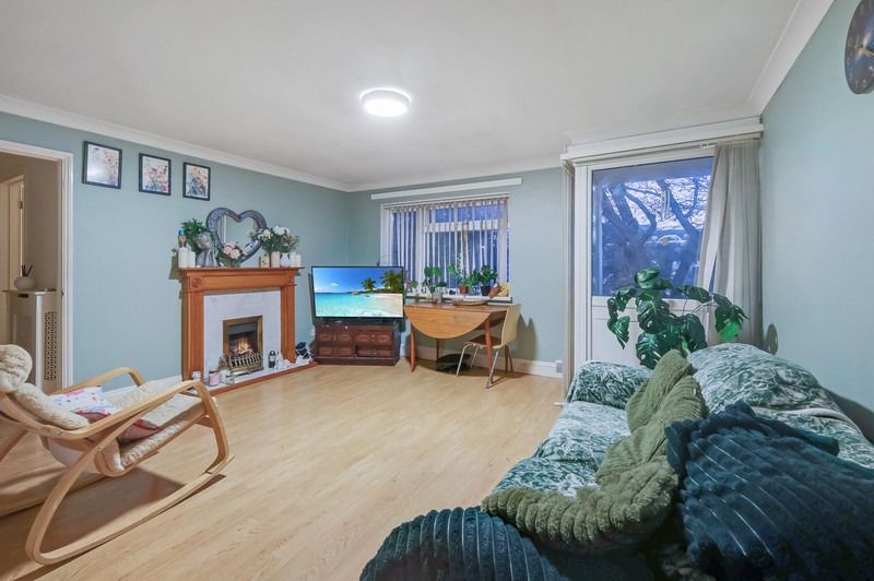 Property photo 3 of 11 4795925