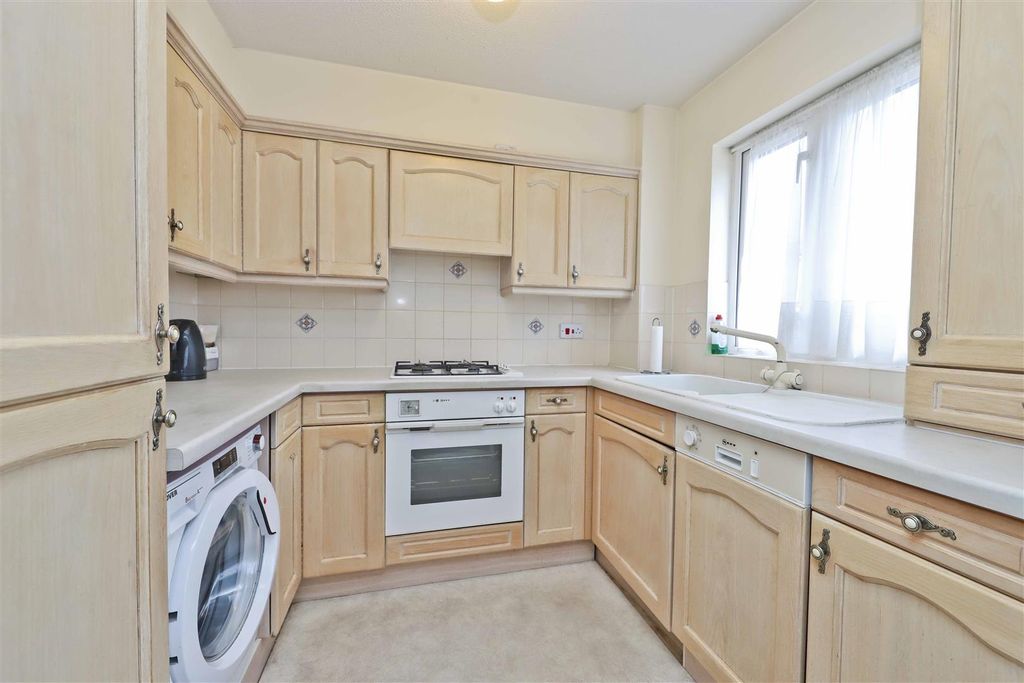 Property photo 3 of 10 Img_8150_1.Jpg