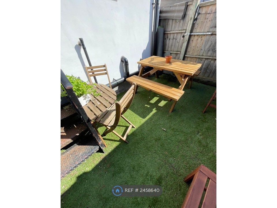 Property photo 2 of 32 Terrace