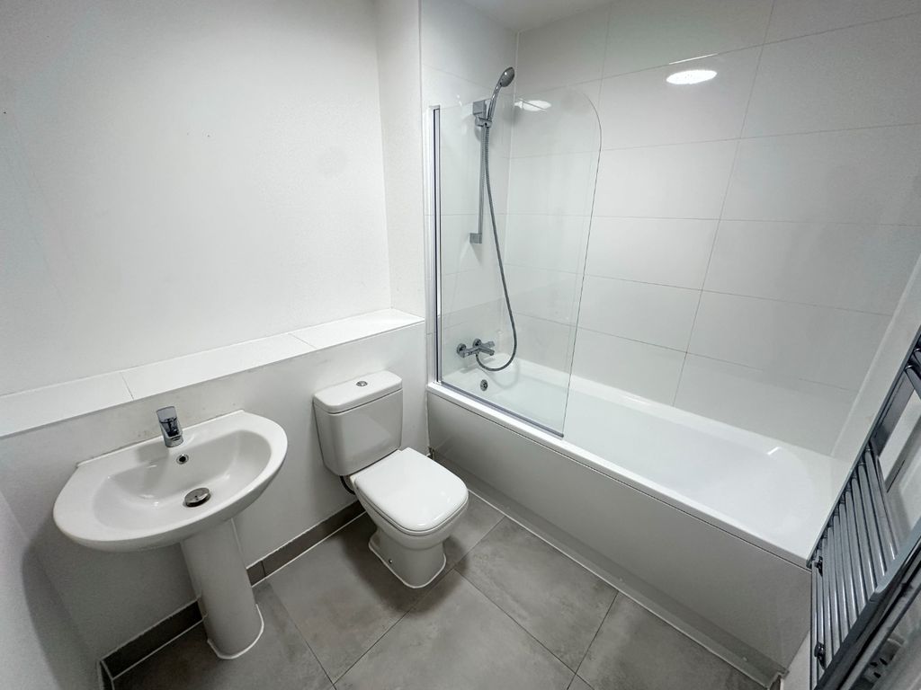 Property photo 3 of 9 4380873
