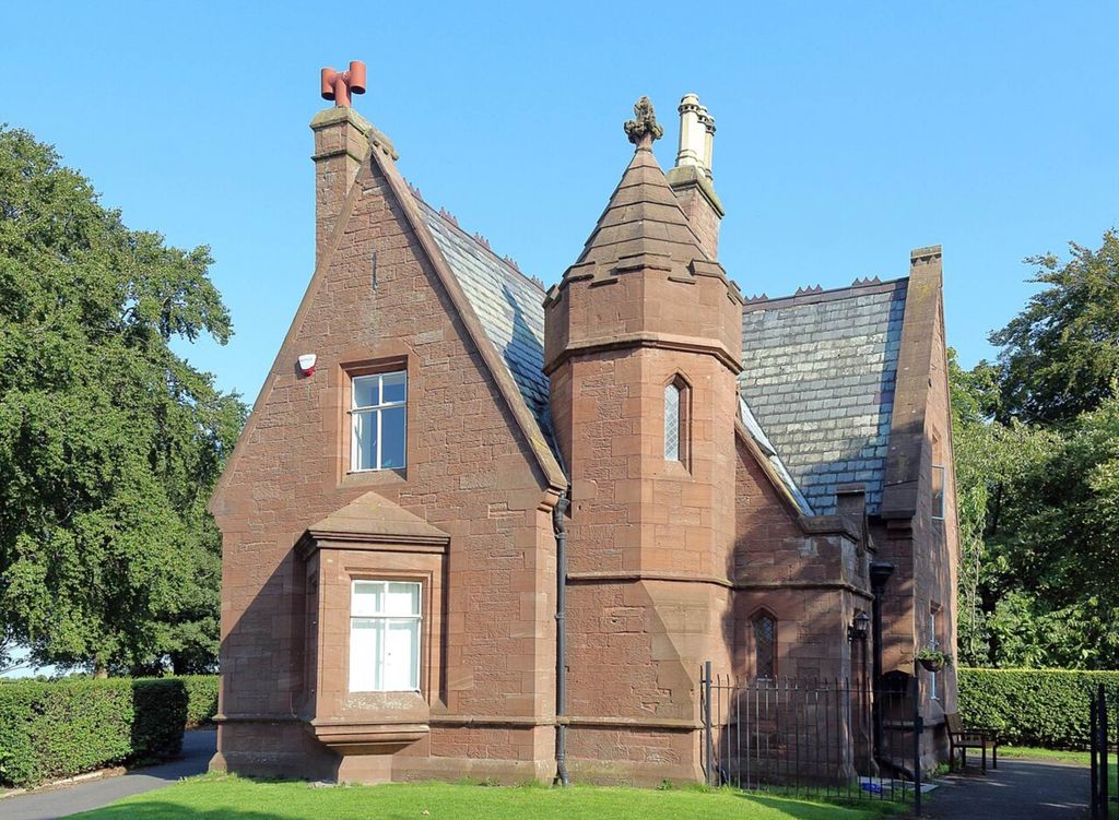 Property photo 1 of 12