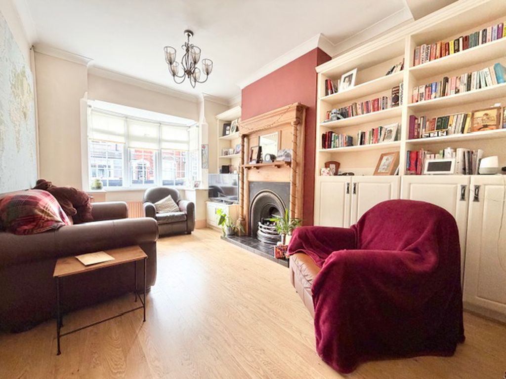 Property photo 2 of 14 Lounge