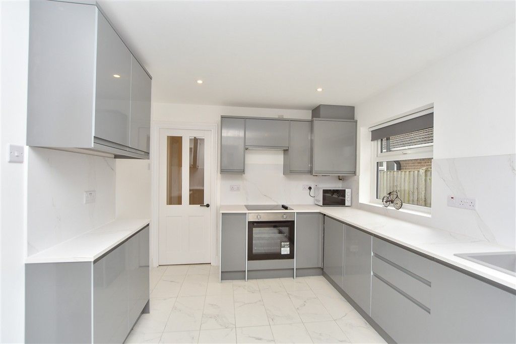 Property photo 3 of 13 Kitchen/Breakfast Room