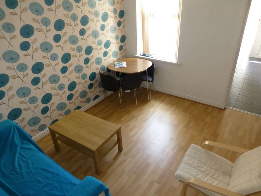 Property photo 1 of 9 Photo 2