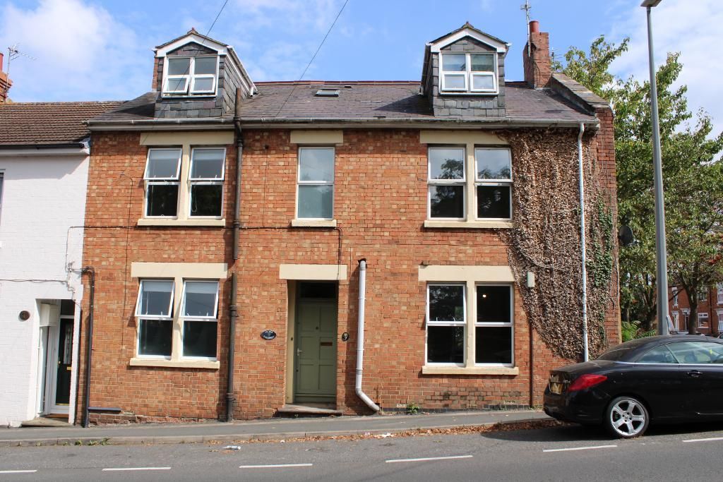 Property photo 1 of 6 Front