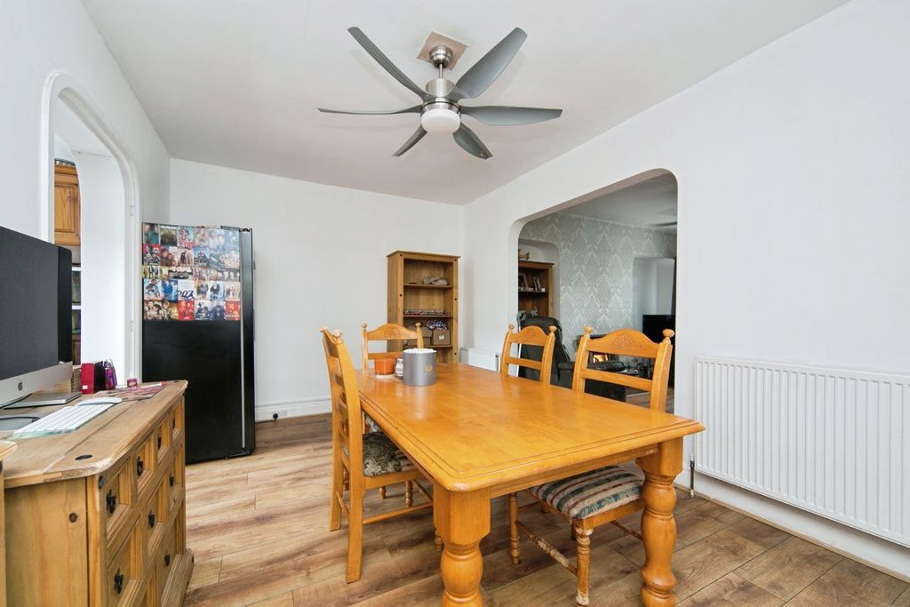 Property photo 3 of 16 Photo