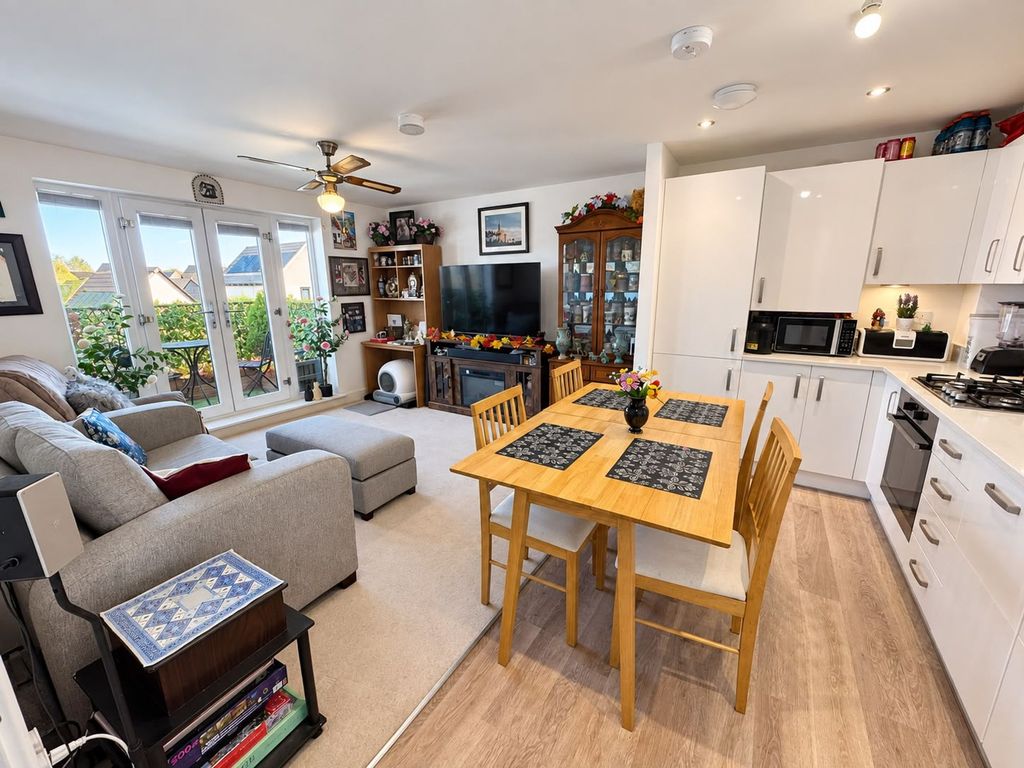 Property photo 2 of 9