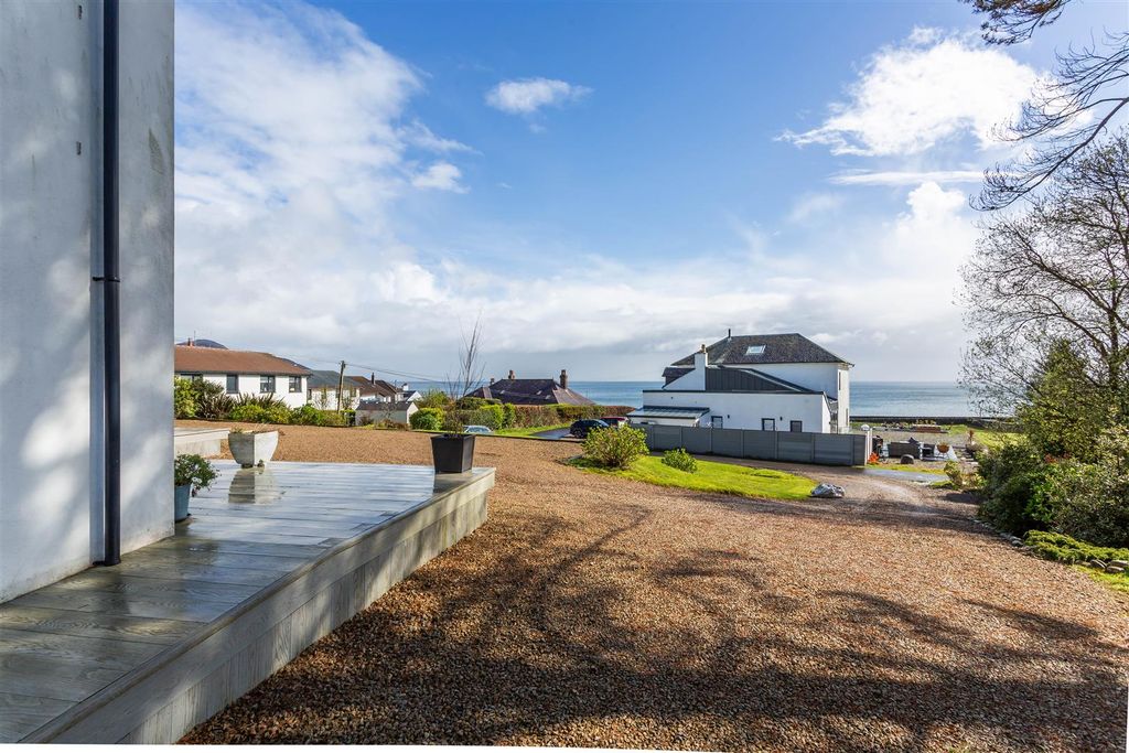 Property photo 2 of 40 Driveway, Decking And View