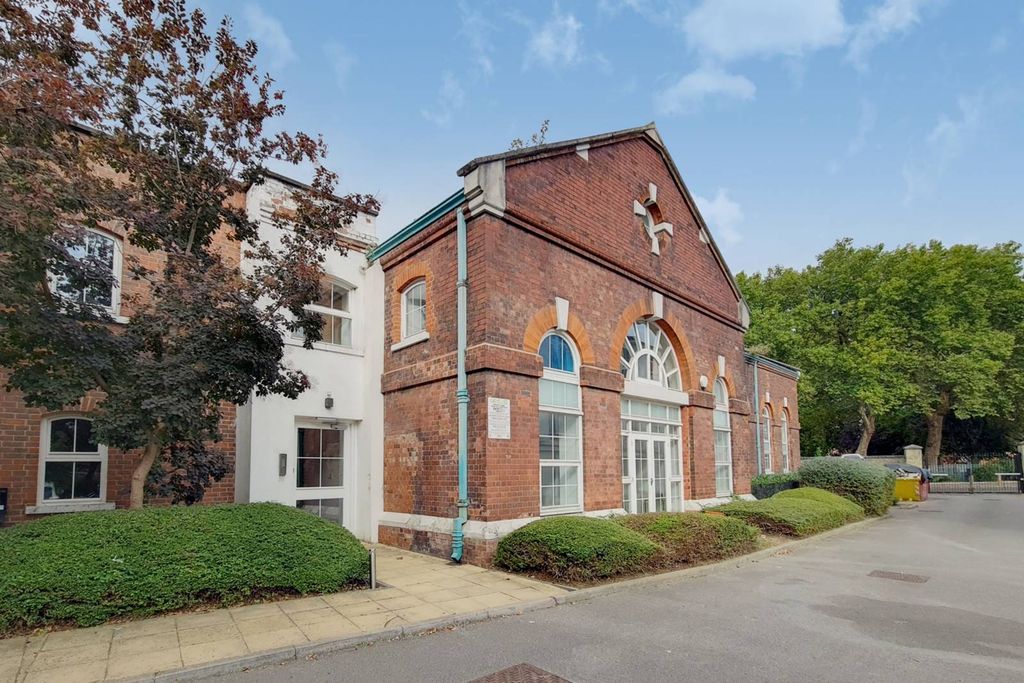Property photo 1 of 11