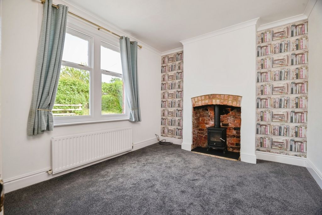Property photo 2 of 17 Photo