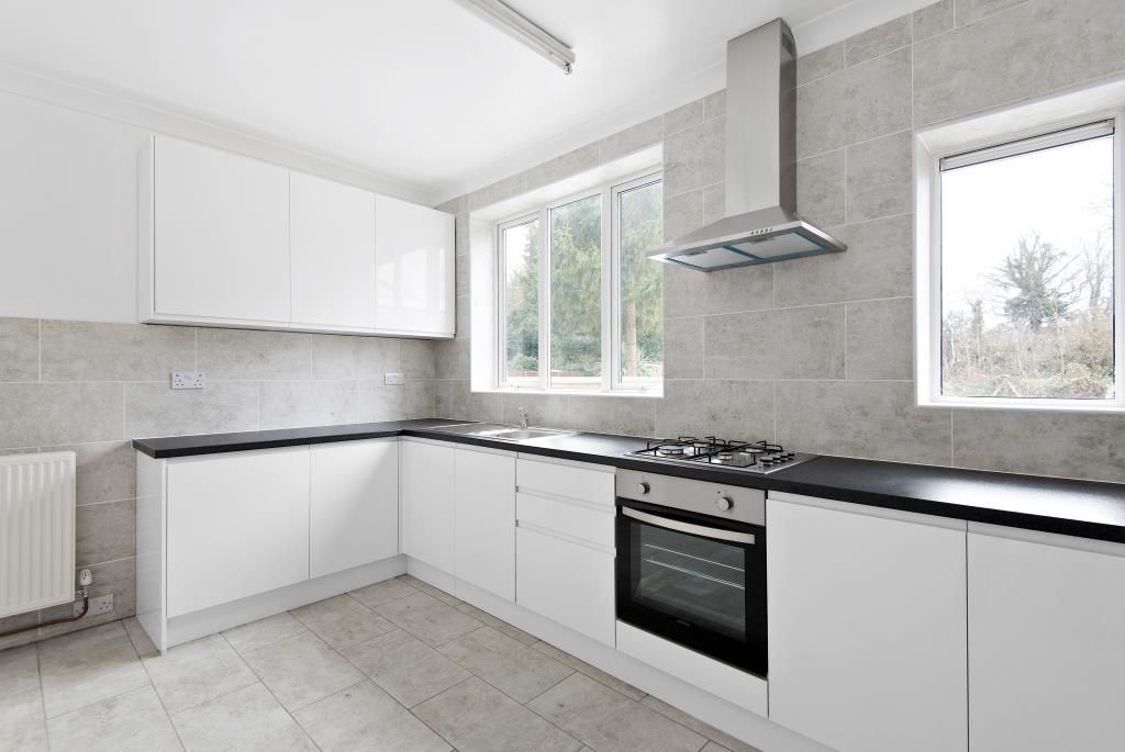 Property photo 2 of 7 Kitchen