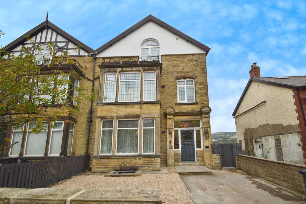 Property photo 1 of 24 E8519c2B-Front