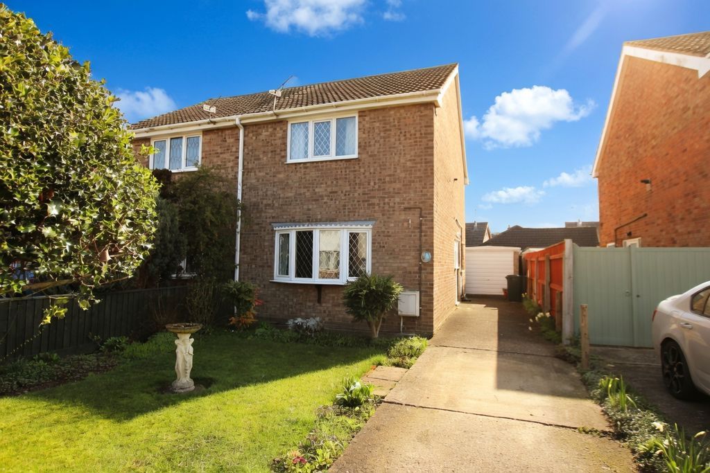 Property photo 1 of 10 Front