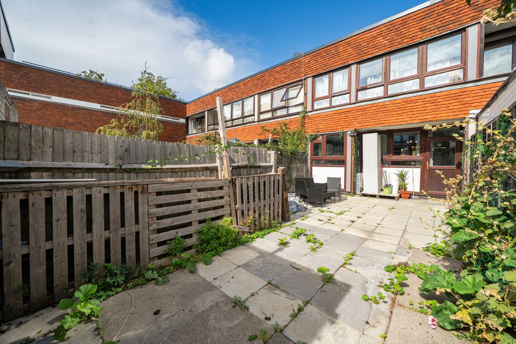 Property photo 2 of 19 1495086-8-6Aa7Eac...