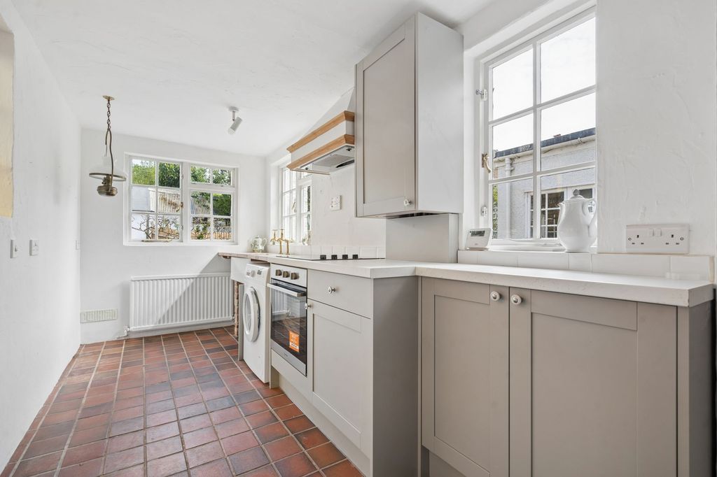 Property photo 3 of 17