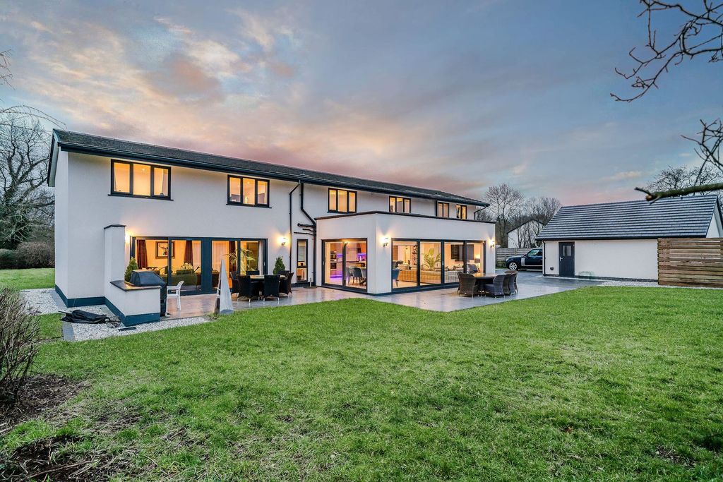 Additional image 50 of 5 bed detached house for saleDunkirk Lane, Leyland PR26