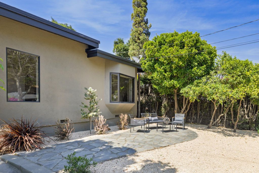 Property photo 2 of 10 <Alttext/>