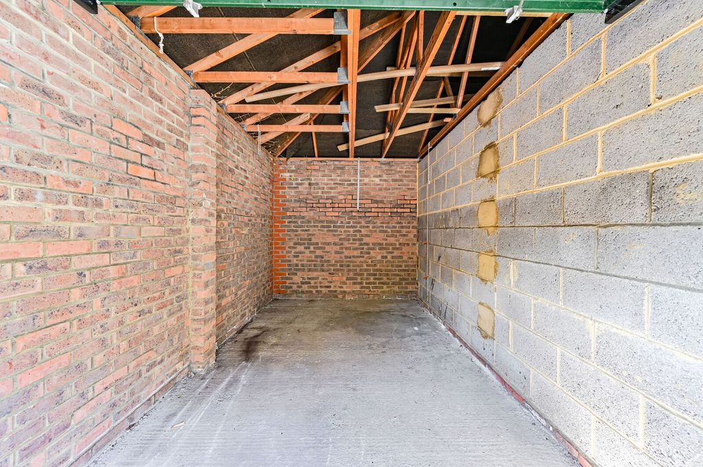 Property photo 2 of 3