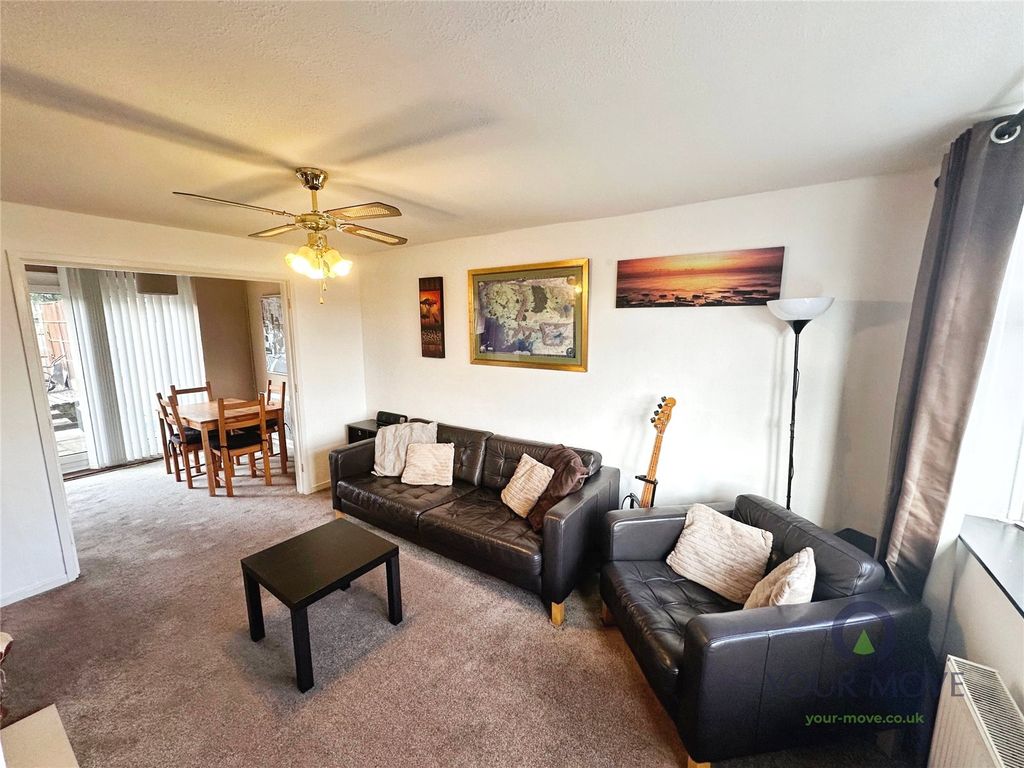 Property photo 2 of 16 Lounge